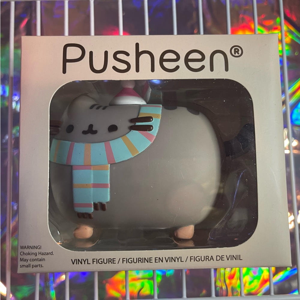 Limited Edition Christmas Vinyl Figure Pusheen Box